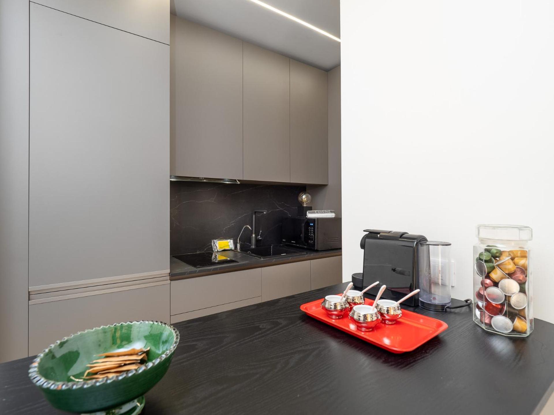 Stylish Flat With Balcony - 15 Min To Duomo Apartment Milan Luaran gambar