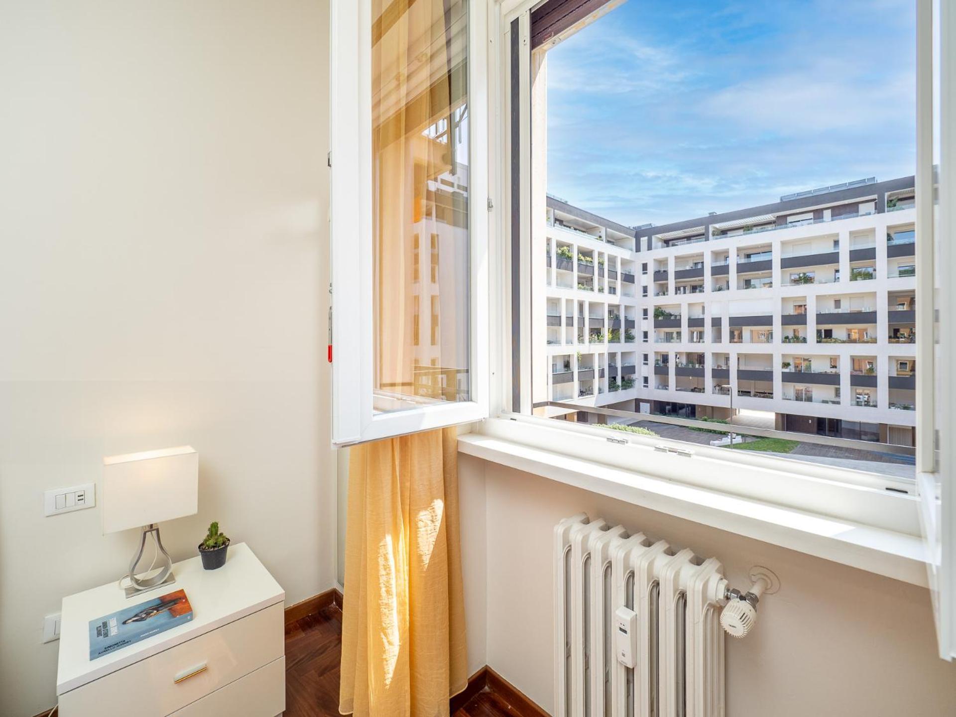 Stylish Flat With Balcony - 15 Min To Duomo Apartment Milan Luaran gambar